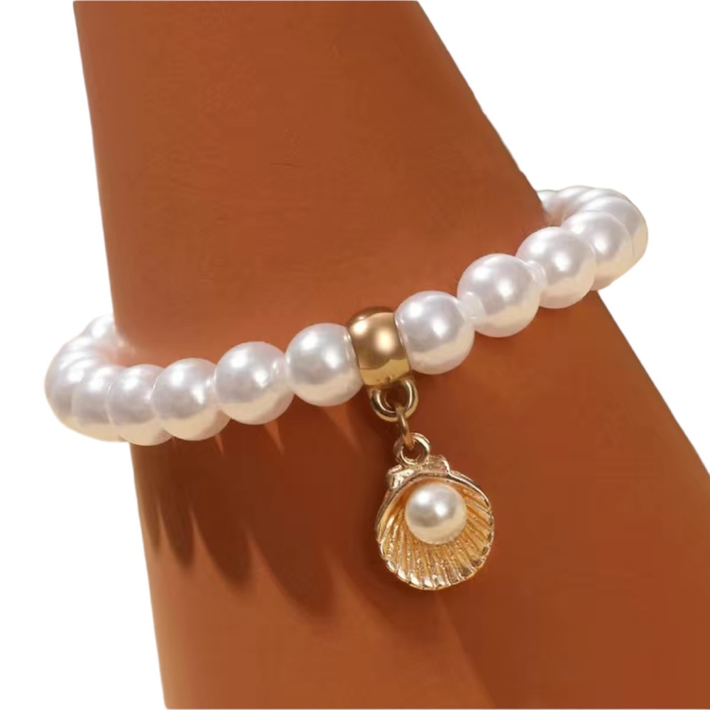 Pearl Stretch Bracelet with Gold Shell Charm